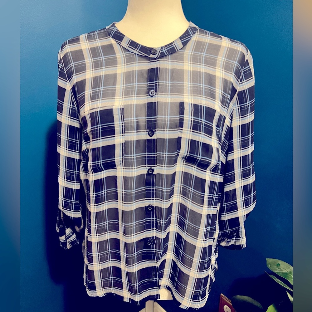 NY&CO Blue Plaid Opaque Buttondown